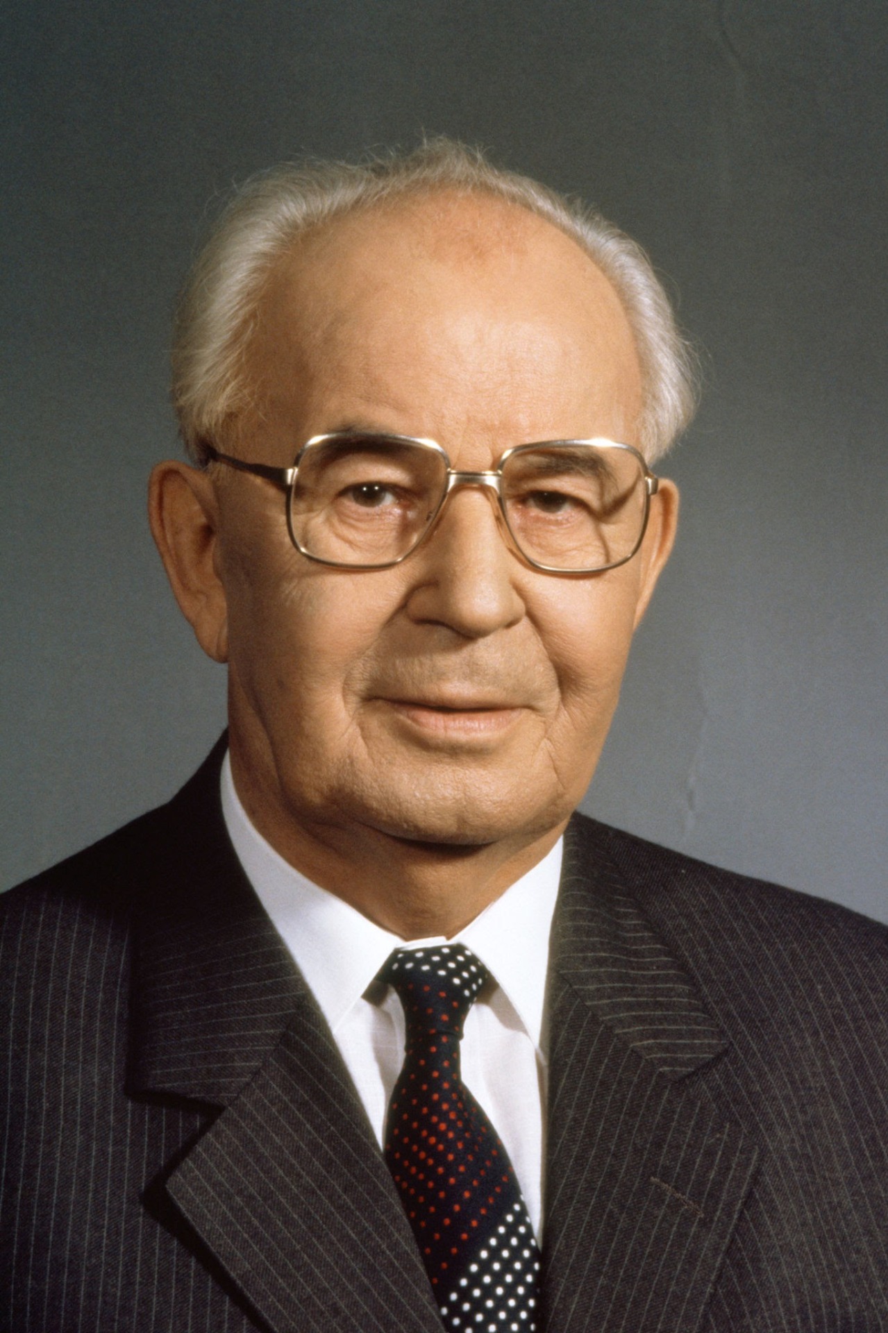  Gustav Husák